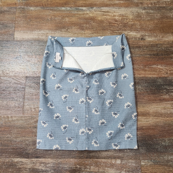 LOFT OUTLET FLORAL PENCIL SKIRT W/SIDE SLITS SIZE 8 - Picture 5 of 8